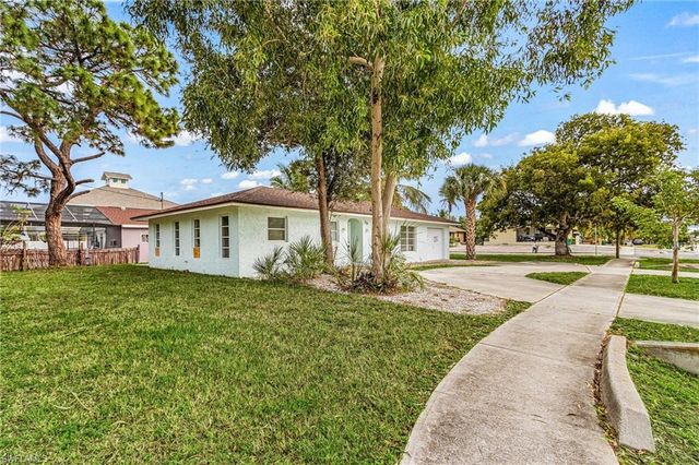 201 Marco Lake DR, Marco Island, FL 34145