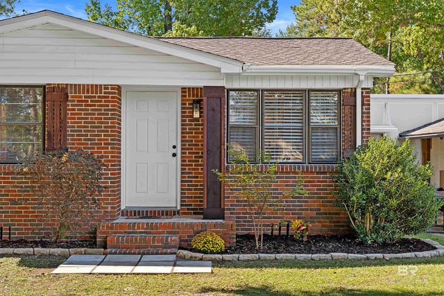 6895 Piney Woods Road, Foley, AL 36535