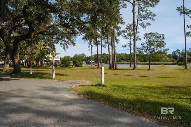 6895 Piney Woods Road, Foley, AL 36535