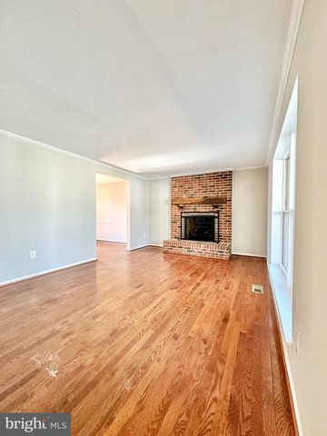 7649 FALLSWOOD WAY, Lorton, VA 22079