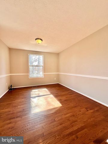 7649 FALLSWOOD WAY, Lorton, VA 22079