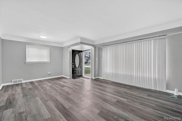 31244 Rosslyn Avenue, Garden City, MI 48135