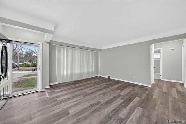 31244 Rosslyn Avenue, Garden City, MI 48135