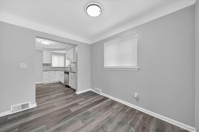 31244 Rosslyn Avenue, Garden City, MI 48135