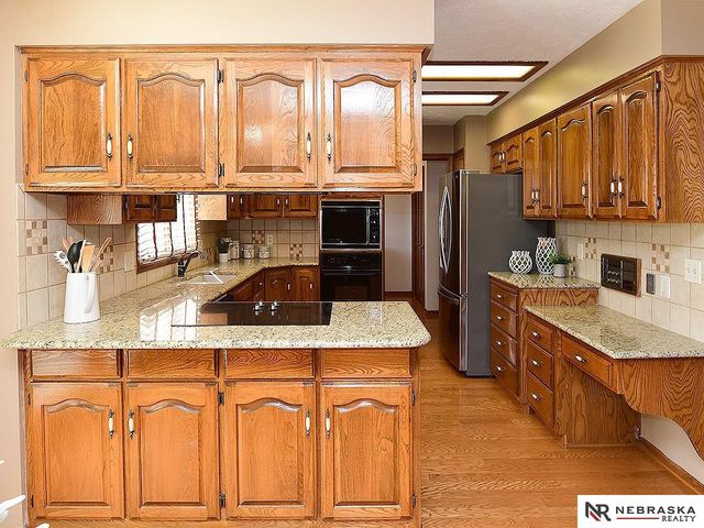 6129 S 102nd Terrace, Omaha, NE 68127