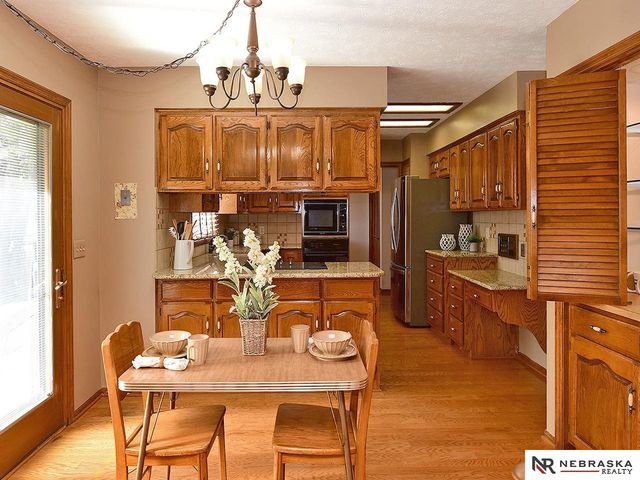 6129 S 102nd Terrace, Omaha, NE 68127