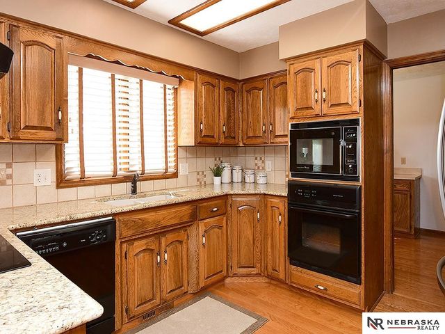 6129 S 102nd Terrace, Omaha, NE 68127