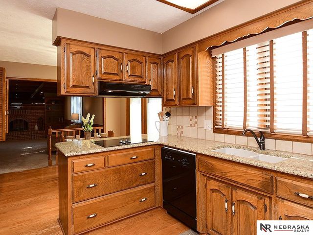 6129 S 102nd Terrace, Omaha, NE 68127