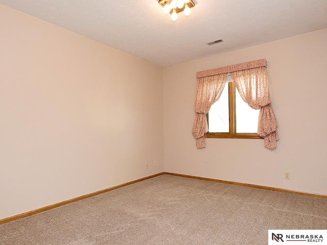 6129 S 102nd Terrace, Omaha, NE 68127