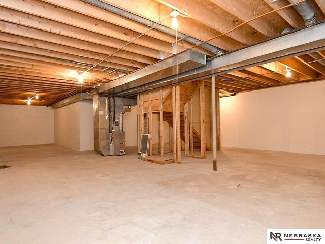 6129 S 102nd Terrace, Omaha, NE 68127