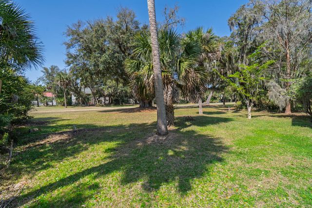 864 Club Cottage Road, Edisto Island, SC 29438