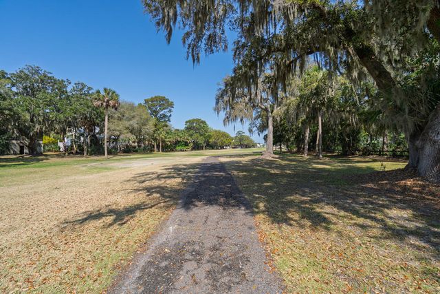 864 Club Cottage Road, Edisto Island, SC 29438