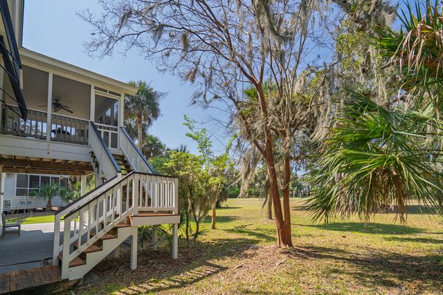 864 Club Cottage Road, Edisto Island, SC 29438