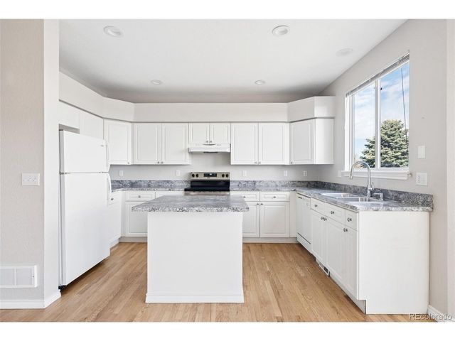 1577 S Pitkin Cir, Aurora, CO 80017