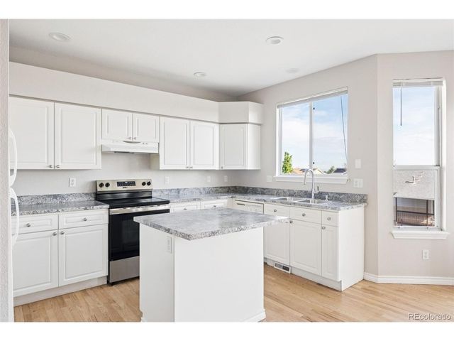 1577 S Pitkin Cir, Aurora, CO 80017