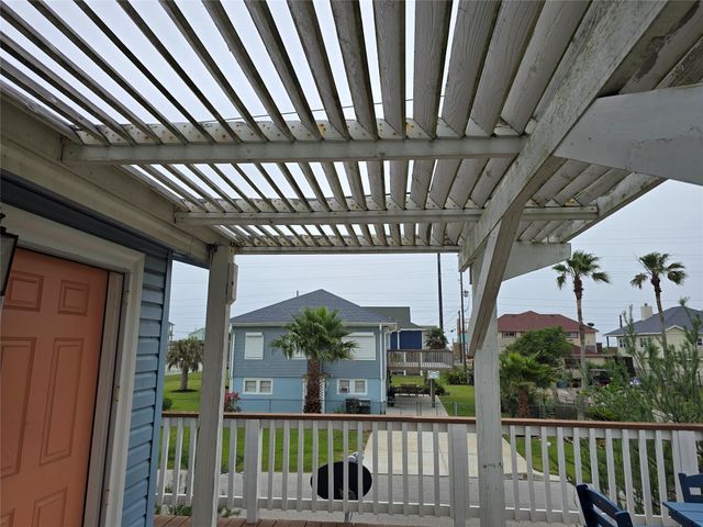 4222 Mason Drive, Galveston, TX 77554