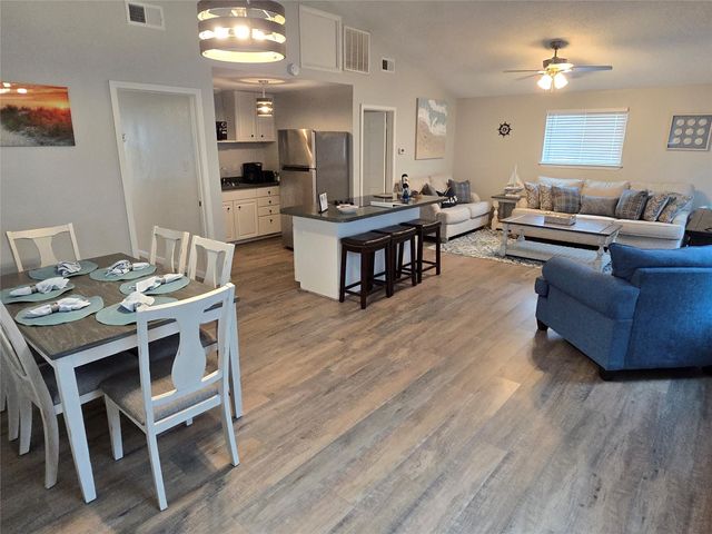 4222 Mason Drive, Galveston, TX 77554