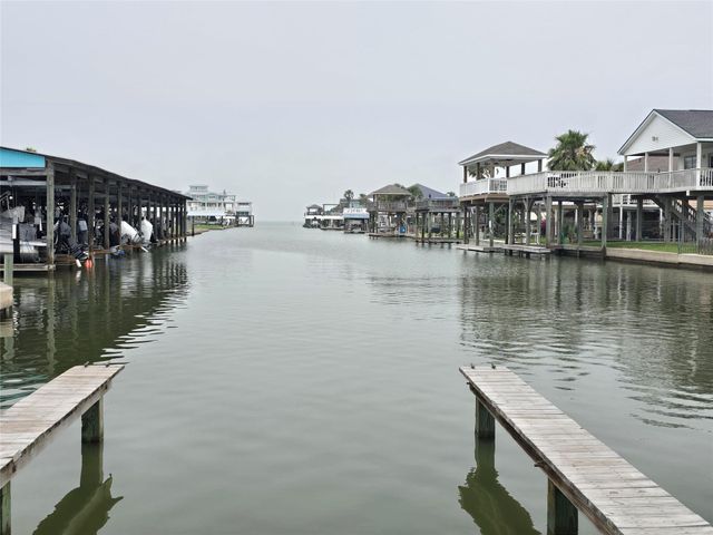 4222 Mason Drive, Galveston, TX 77554