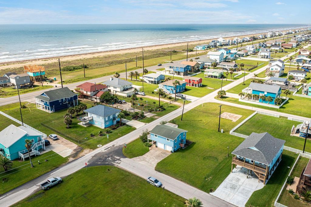 4222 Mason Drive, Galveston, TX 77554