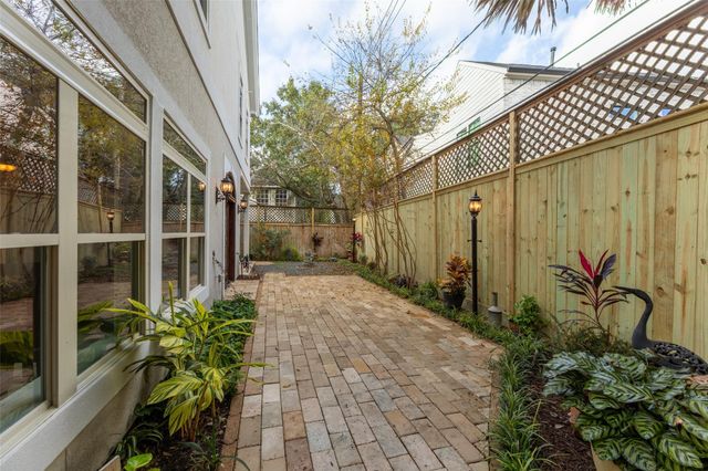 2318 Bellefontaine Street, Houston, TX 77030