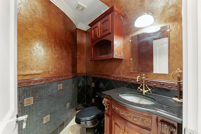 2318 Bellefontaine Street, Houston, TX 77030