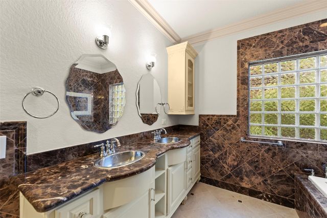 2318 Bellefontaine Street, Houston, TX 77030