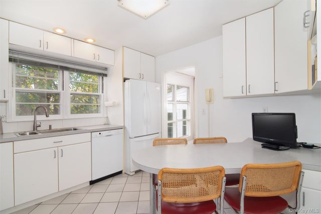 18 Eldredge Place, Dobbs Ferry, NY 10522