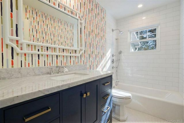 10 Carlton Lane, Rye Brook, NY 10573