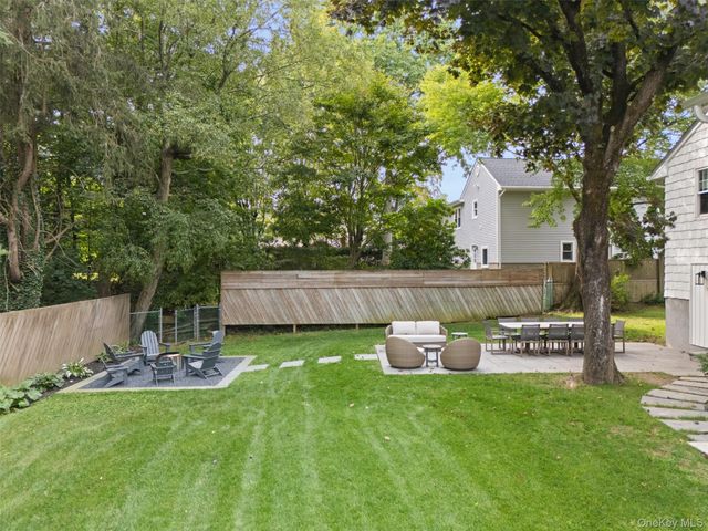 10 Carlton Lane, Rye Brook, NY 10573