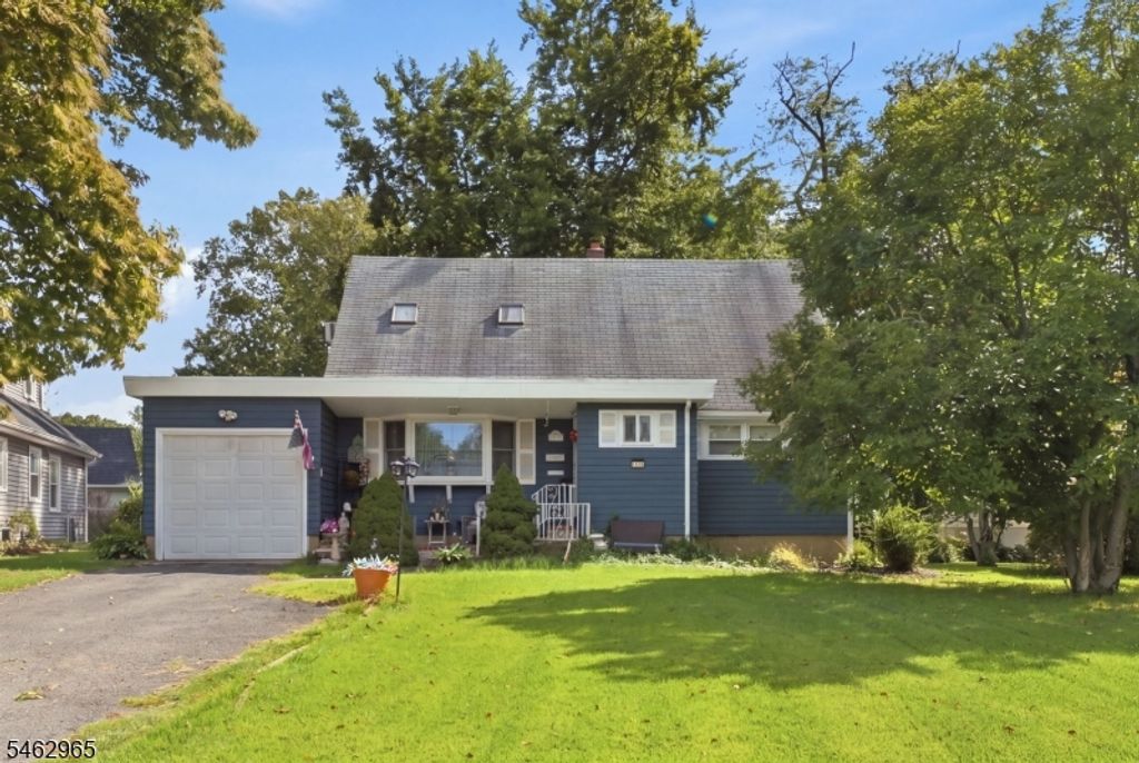 1033 Clinton Ave, South Plainfield Boro, NJ 07080 — photo 2