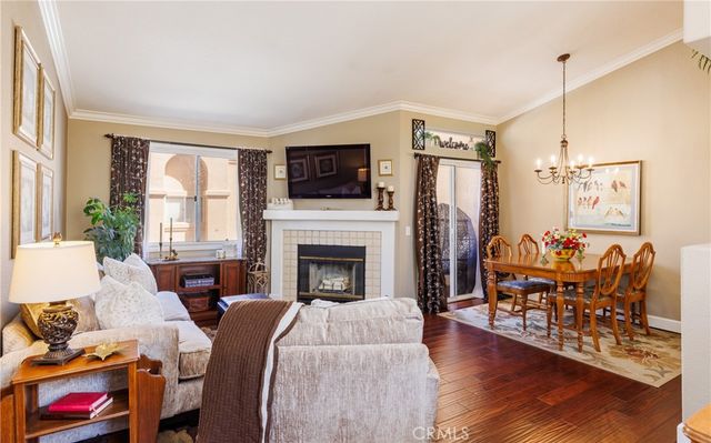 18844 Vista Del Canon G, Newhall, CA 91321