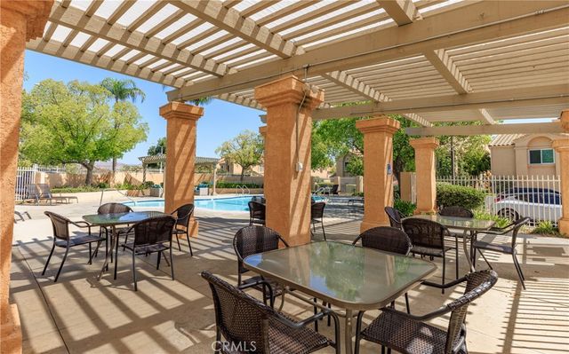 18844 Vista Del Canon G, Newhall, CA 91321