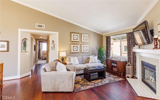 18844 Vista Del Canon G, Newhall, CA 91321