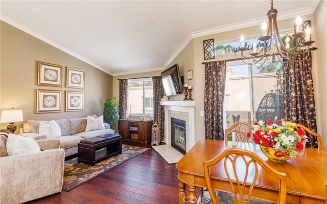 18844 Vista Del Canon G, Newhall, CA 91321