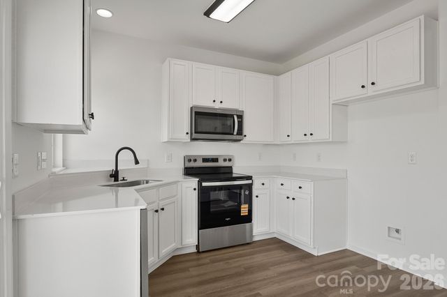 8458 Carolina Lily Lane, Charlotte, NC 28262