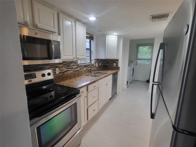 15578 N 87th Rd, Loxahatchee, FL 33470