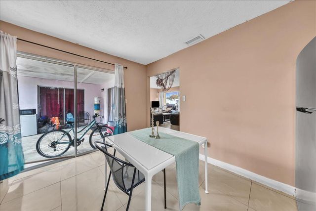 3560 NW 34th Way, Lauderdale Lakes, FL 33309