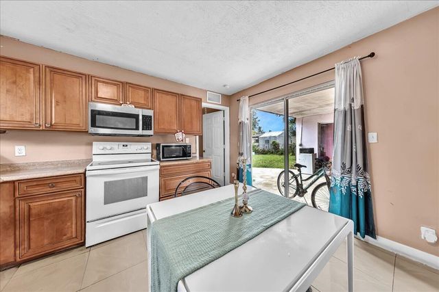 3560 NW 34th Way, Lauderdale Lakes, FL 33309