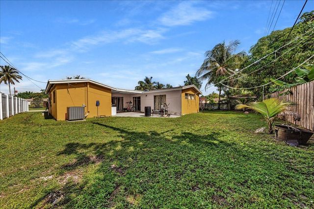 3560 NW 34th Way, Lauderdale Lakes, FL 33309