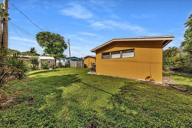 3560 NW 34th Way, Lauderdale Lakes, FL 33309