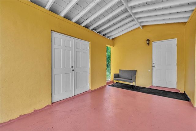 3560 NW 34th Way, Lauderdale Lakes, FL 33309