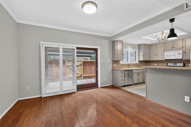 11711 Memorial Drive, Houston, TX 77024