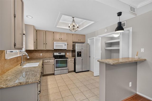 11711 Memorial Drive, Houston, TX 77024