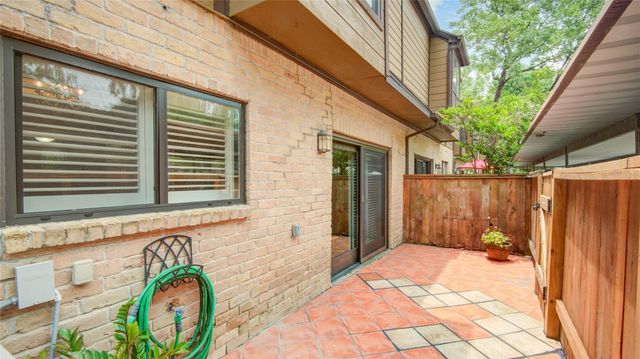 11711 Memorial Drive, Houston, TX 77024