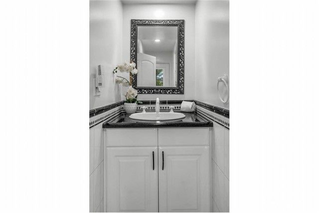 29813 Knoll View Drive, Rancho Palos Verdes, CA 90275