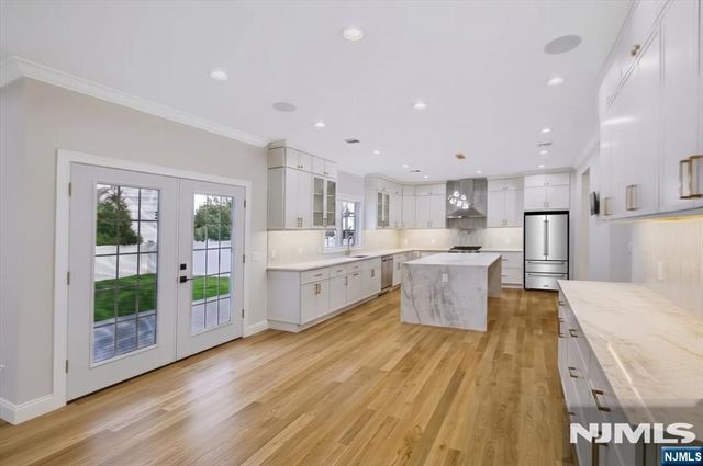 578 Pine Avenue, Saddle Brook, NJ 07663