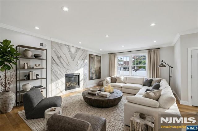578 Pine Avenue, Saddle Brook, NJ 07663