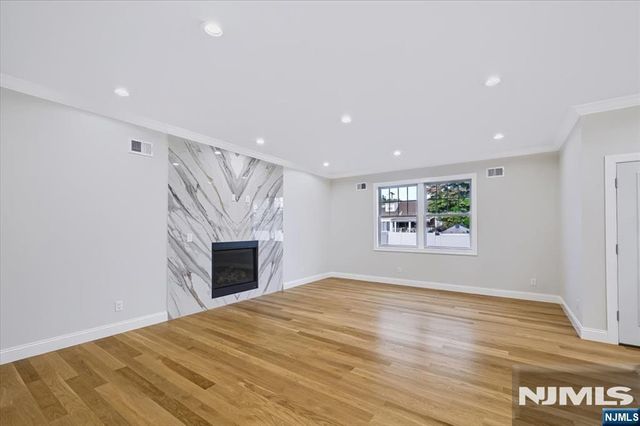 578 Pine Avenue, Saddle Brook, NJ 07663