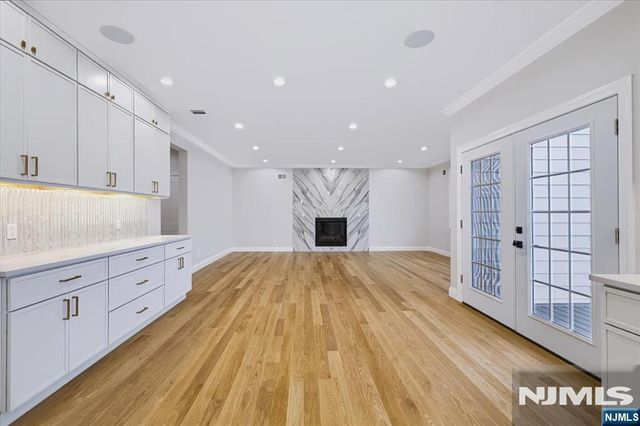 578 Pine Avenue, Saddle Brook, NJ 07663