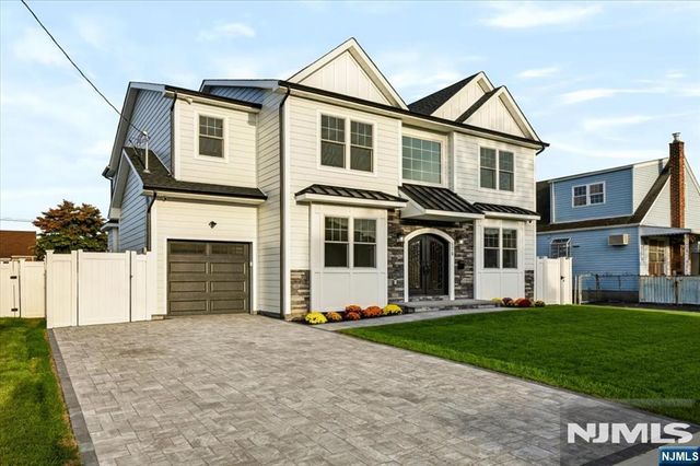 578 Pine Avenue, Saddle Brook, NJ 07663